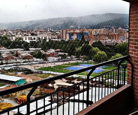 SAFE MESH | Mallas y Redes transparentes de Seguridad y Protección para Niños y Mascotas Bogotá Barranquilla.